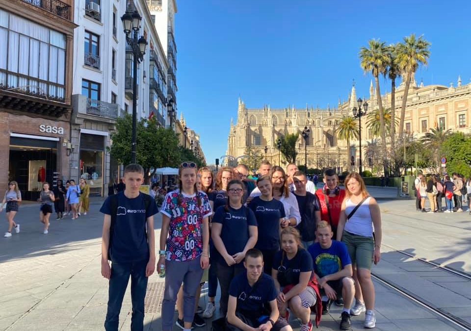Sevilla Tour i kolorowe papużki