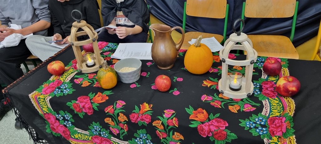 Inscenizacja „Dziadów” cz. II Adama Mickiewicza w wykonaniu uczniów klas siódmych!!!