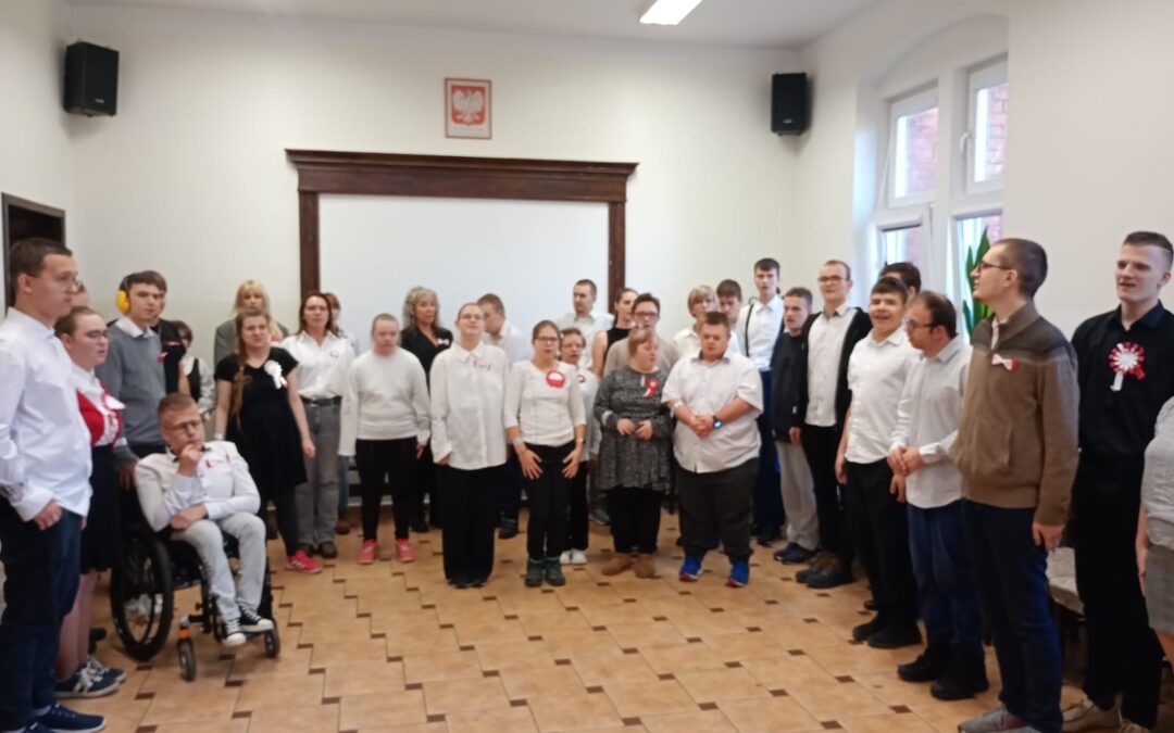 Szkoła do&nbsp;Hymnu.