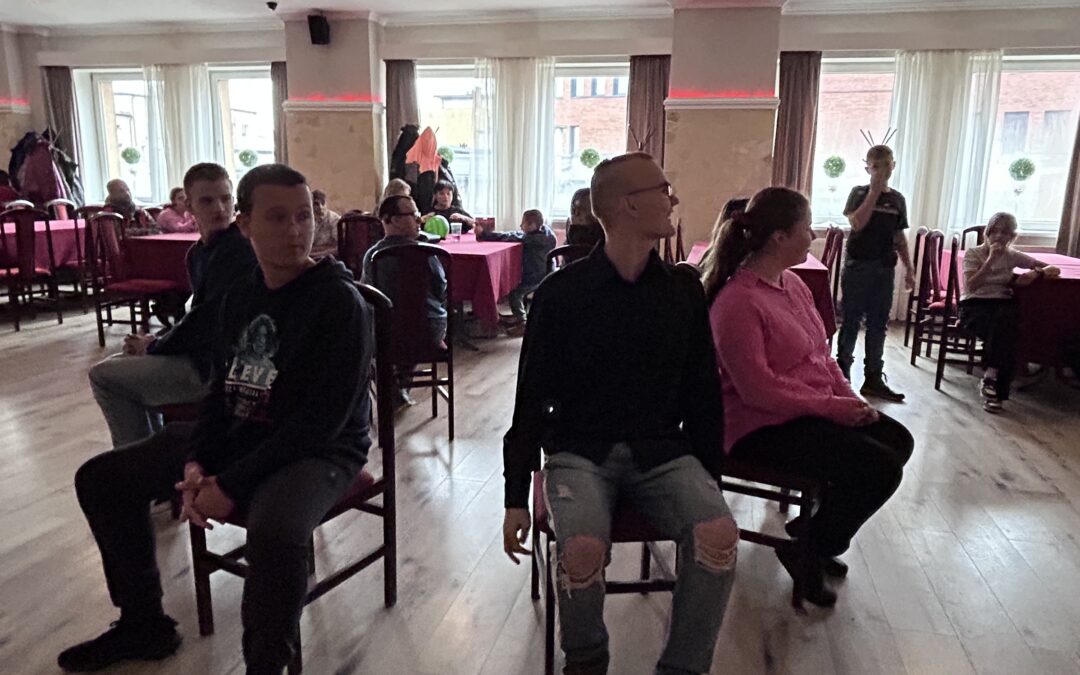 Zabawa integracyjna w Tawernie.