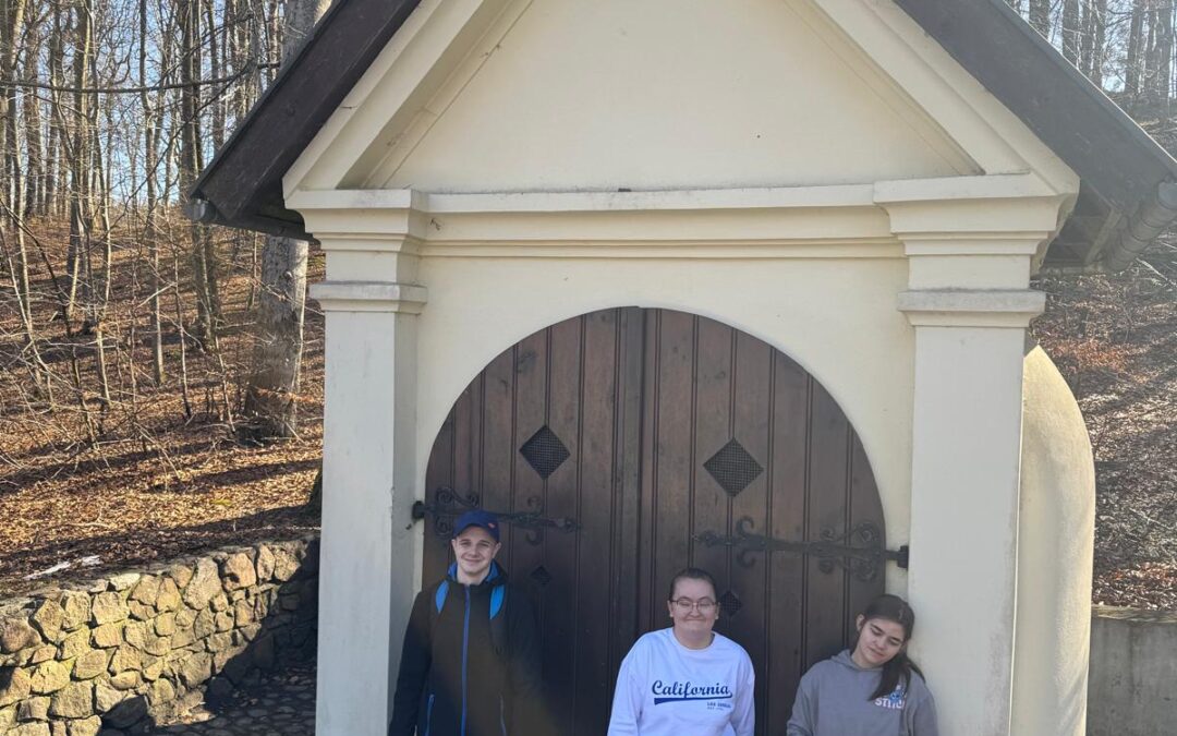 Droga krzyżowa na&nbsp;Kalwarii Wejherowskiej.